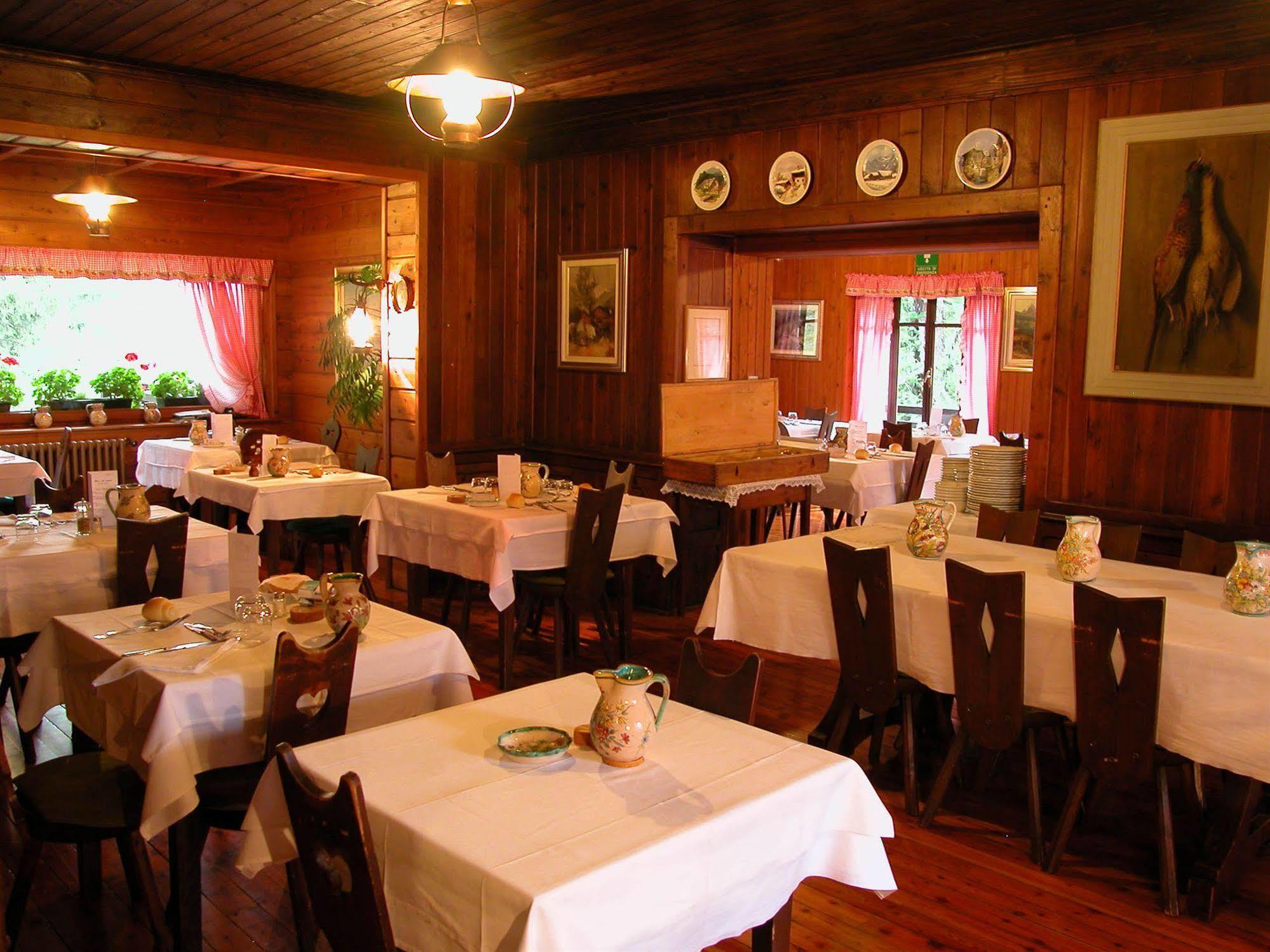 Albergo Villa Anna Maria Чамполук Екстериор снимка