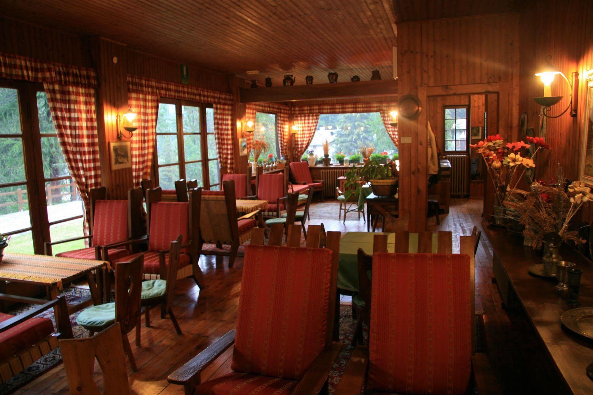 Albergo Villa Anna Maria Чамполук Екстериор снимка