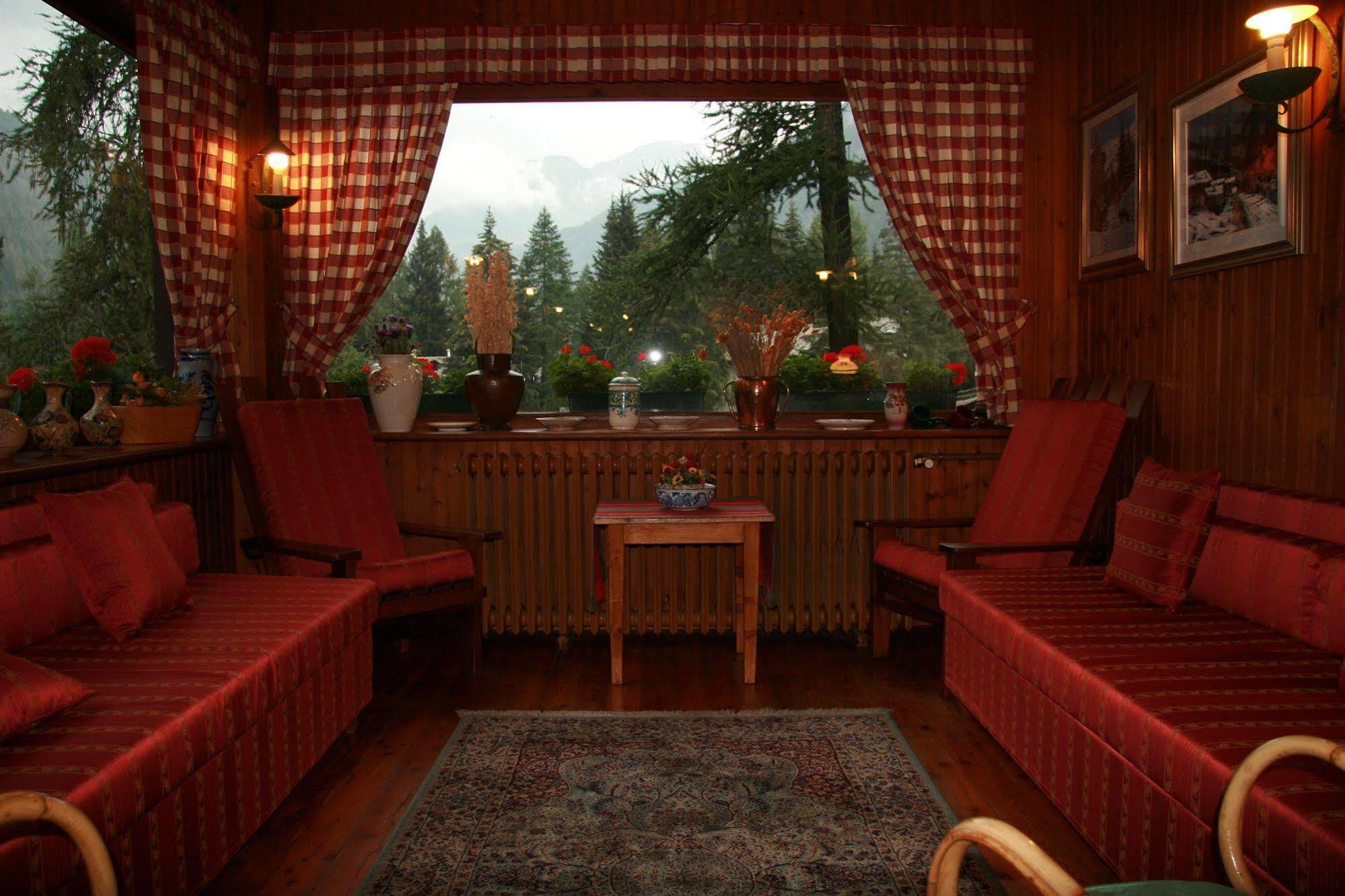 Albergo Villa Anna Maria Чамполук Екстериор снимка