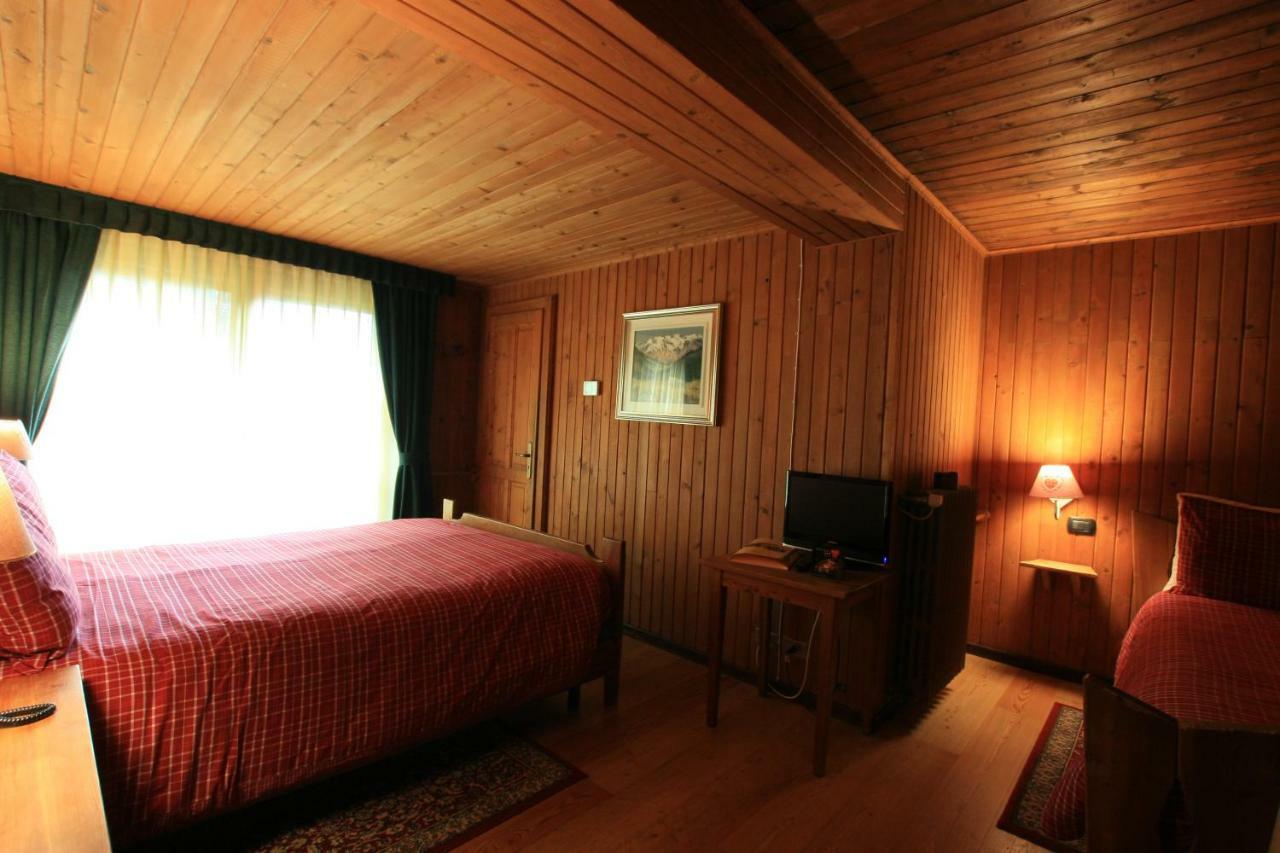 Albergo Villa Anna Maria Чамполук Екстериор снимка