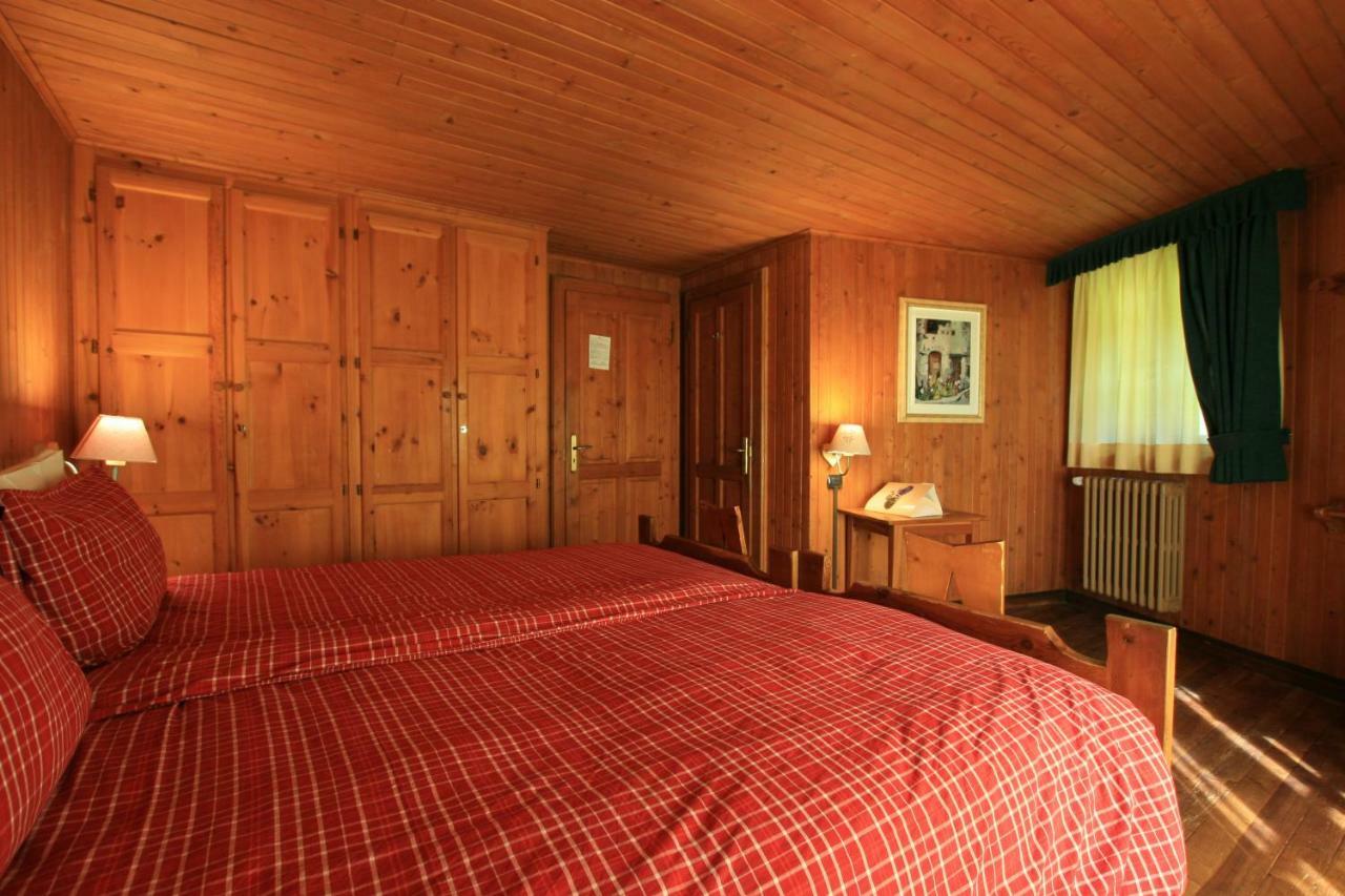 Albergo Villa Anna Maria Чамполук Екстериор снимка