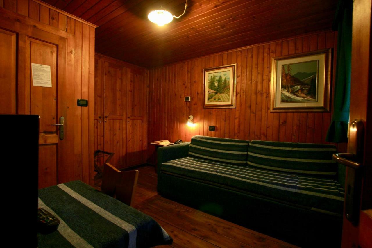 Albergo Villa Anna Maria Чамполук Екстериор снимка